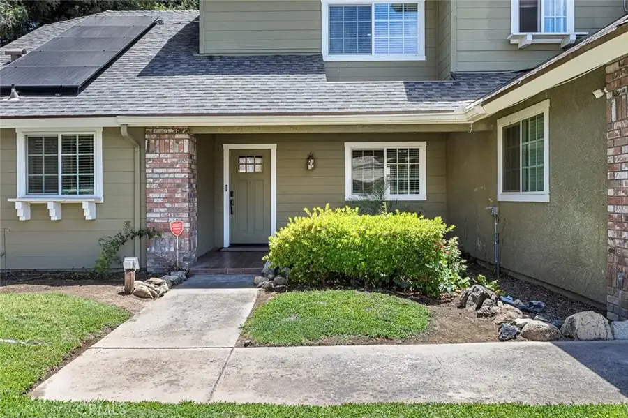 2183 E Fallbrook Avenue, Fresno, CA 93720 - #2