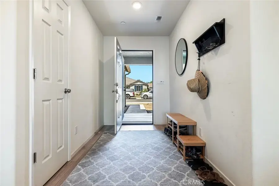 2136 N Redda Road, Fresno, CA 93737 - #2