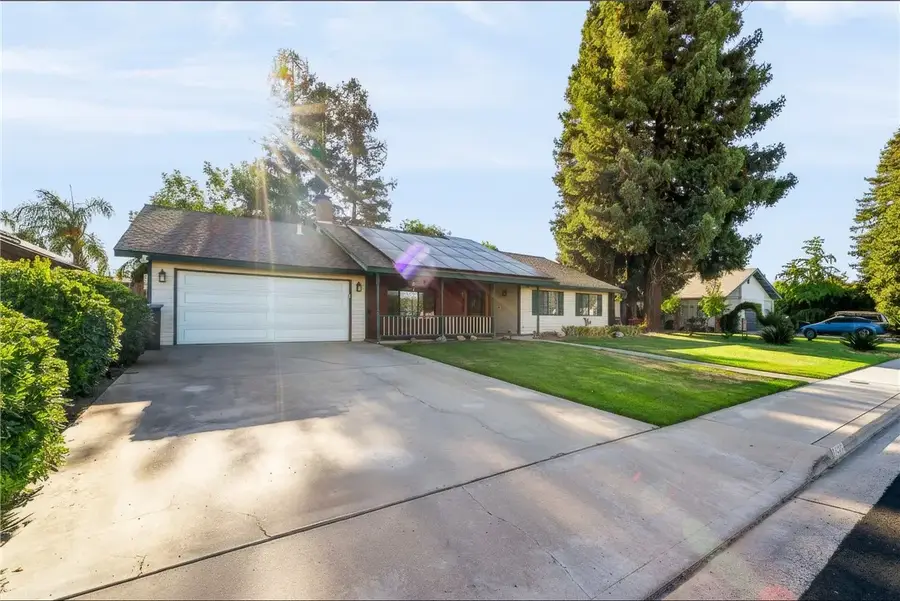 1307 S Arkle Street, Visalia, CA 93292 - #3