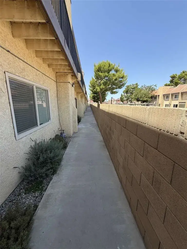 38710 10th Street East #12, Palmdale, CA 93550 - #3