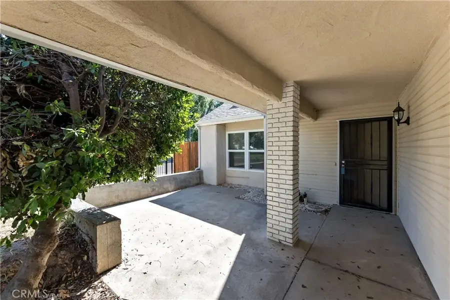 2521 N Selland Avenue, Fresno, CA 93722 - #3