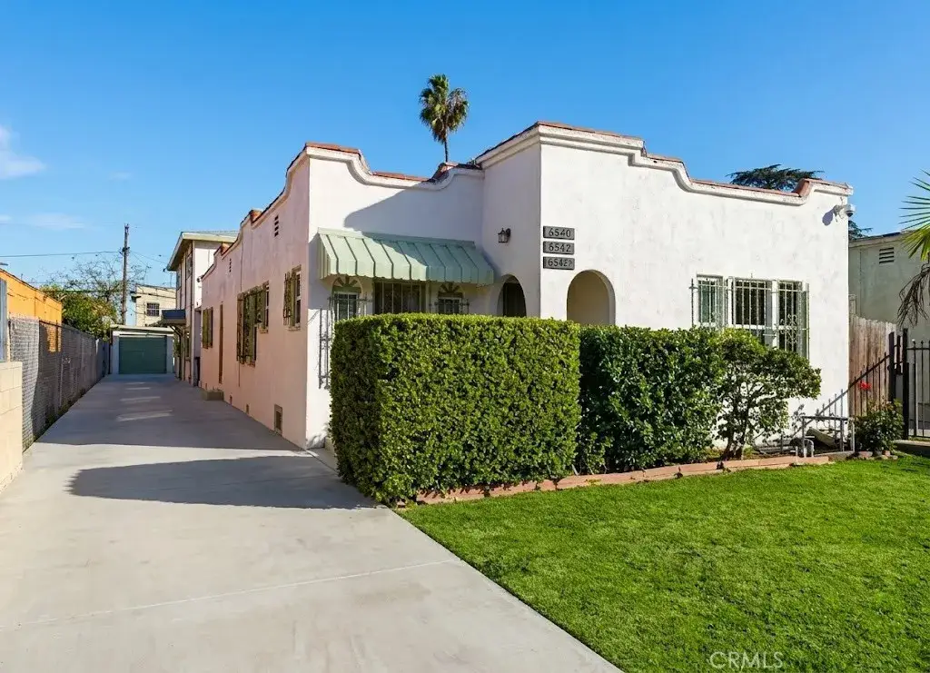 6544 S Victoria Avenue, Los Angeles, CA 90043 - #1