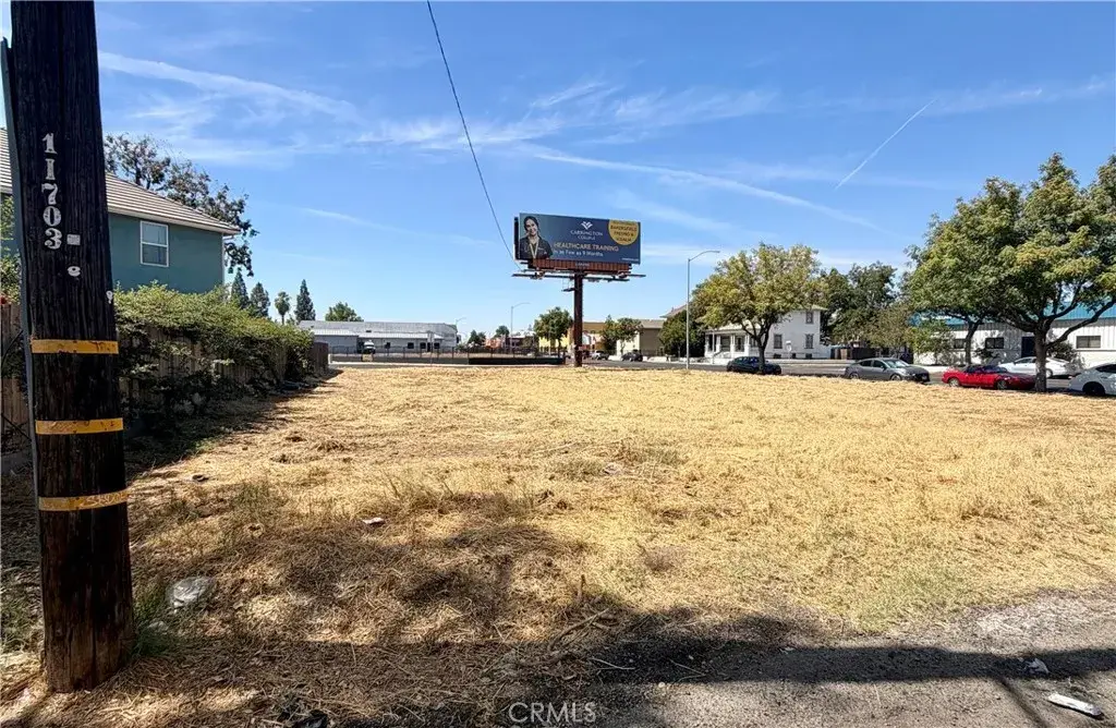 46610332 Divisadero, Fresno, CA 93721 - #1