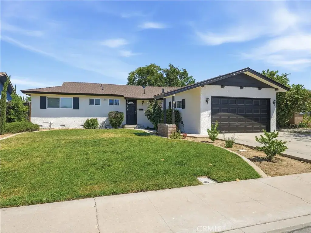 649 W Ashcroft, Clovis, CA 93612 - #1