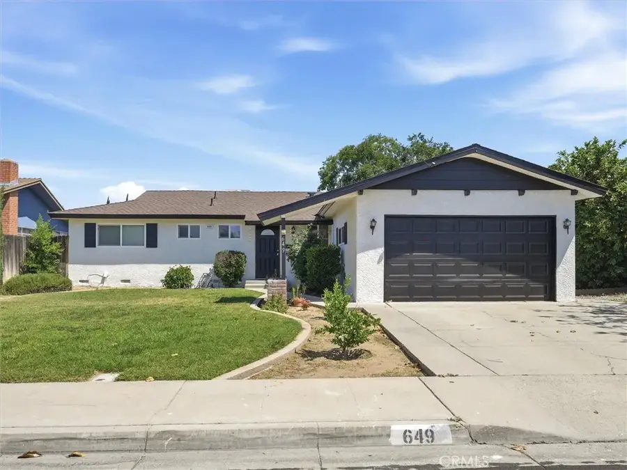 649 W Ashcroft, Clovis, CA 93612 - #2