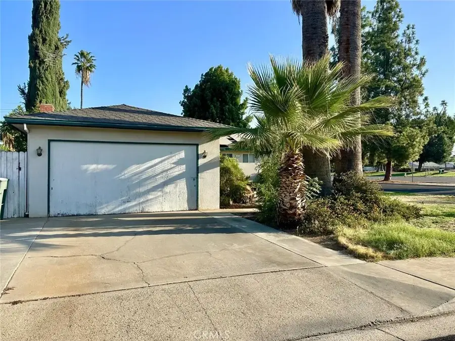 405 W Rialto Avenue, Clovis, CA 93612 - #2