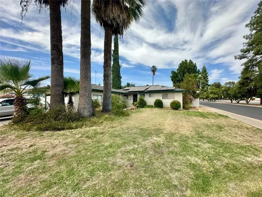 405 W Rialto Avenue, Clovis, CA 93612 - #3