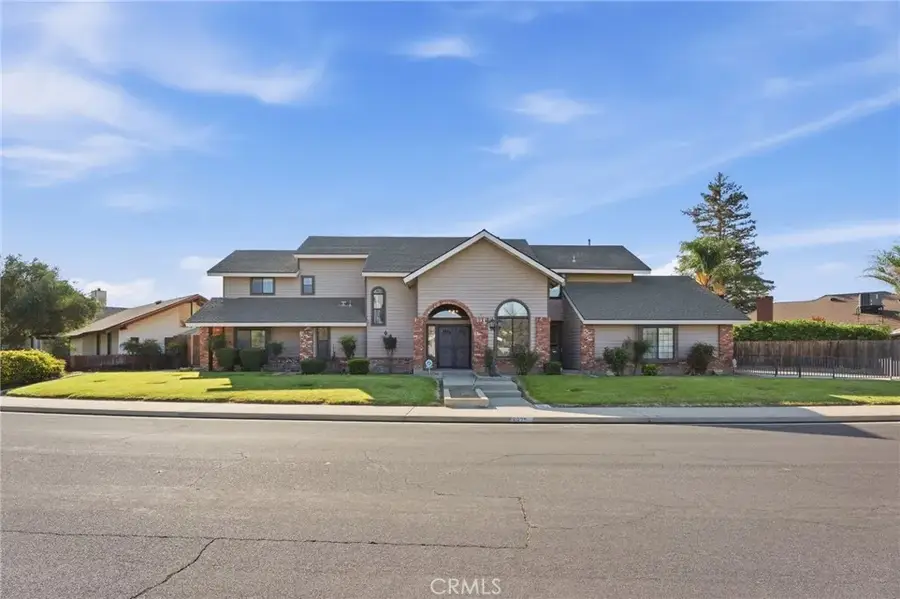 662 S Boyd, Kerman, CA 93630 - #2