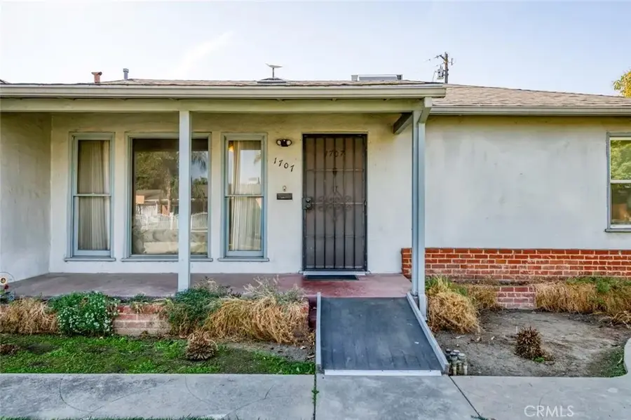 1707 E Metzler, Sanger, CA 93657 - #2
