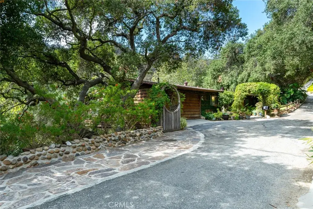 2860 Graceland Way, Glendale, CA 91206 - Image #1