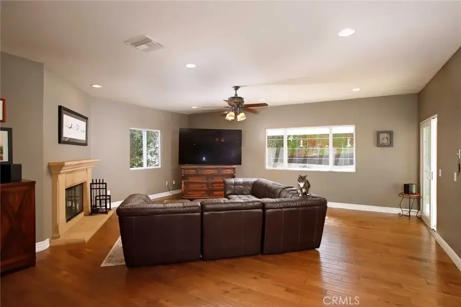 1595 E Avenida De Las Flores, Thousand Oaks, CA 91362 - Image #3