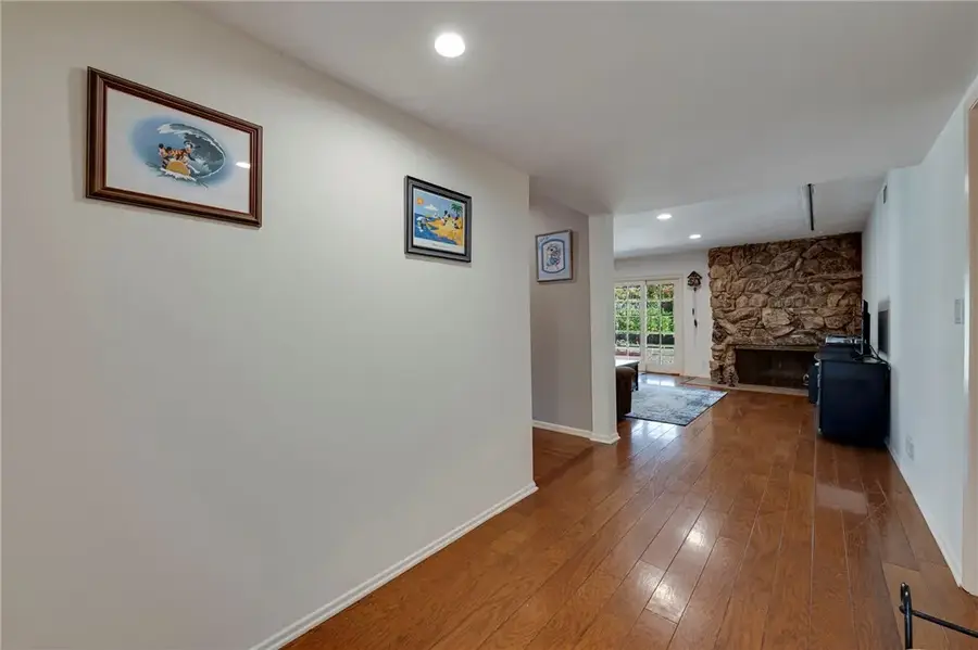 5406 Hazeltine Avenue, Sherman Oaks, CA 91401 - Image #3