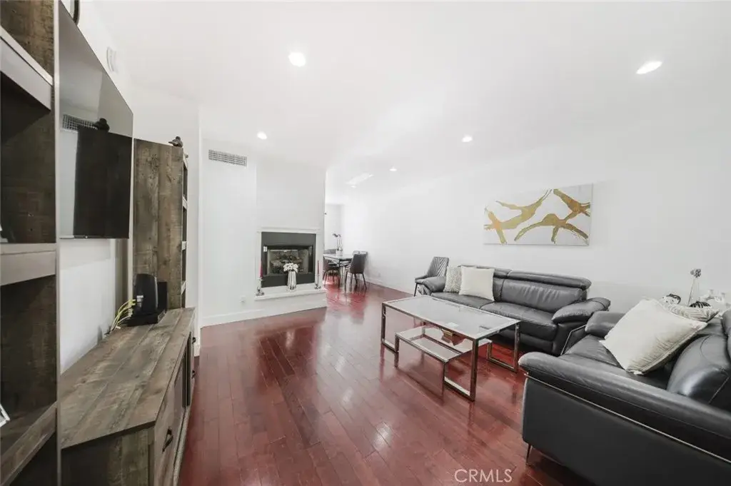 9775 Via Roma, Burbank, CA 91504 - Image #1