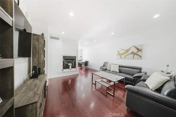 9775 Via Roma, Burbank, CA 91504