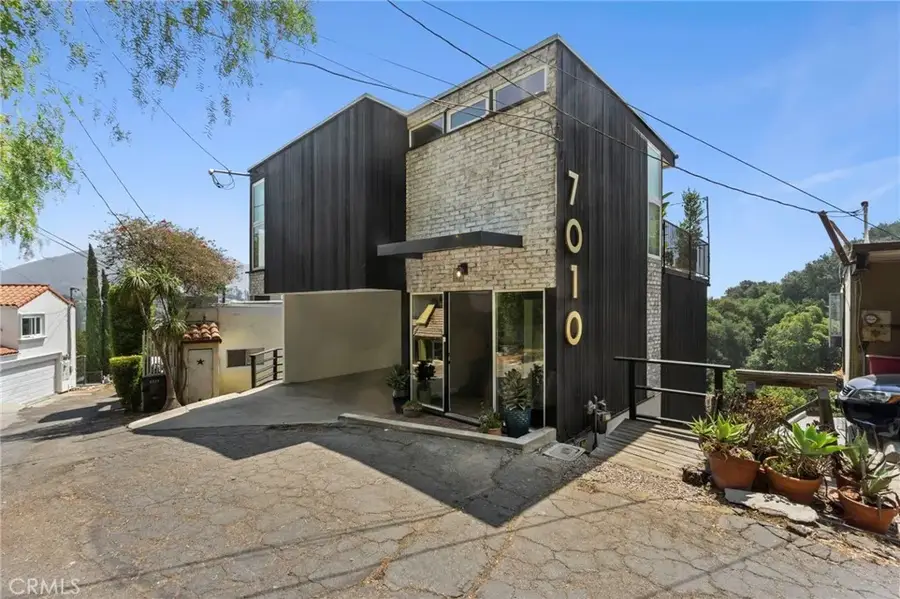 7010 Loyal Trail, Los Angeles, CA 90068 - Image #2