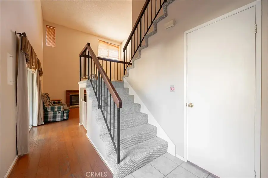 25710 Lupita, Valencia, CA 91355 - Image #2