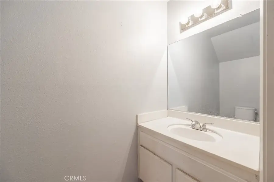 25710 Lupita, Valencia, CA 91355 - Image #3