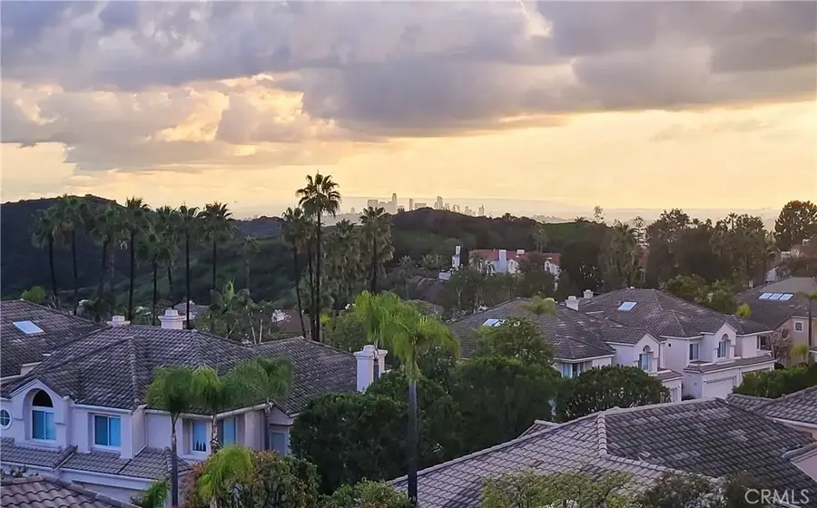 1942 Caminito De La Estrella, Glendale, CA 91208 - Image #2