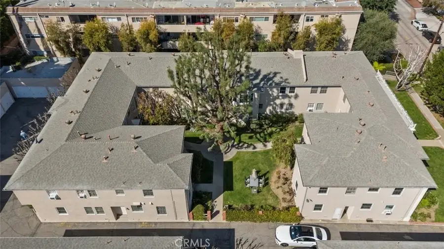 15234 Dickens Street, Sherman Oaks, CA 91403 - Image #2