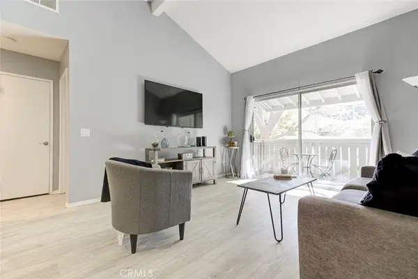 27620 Susan Beth Way #L, Saugus, CA 91350