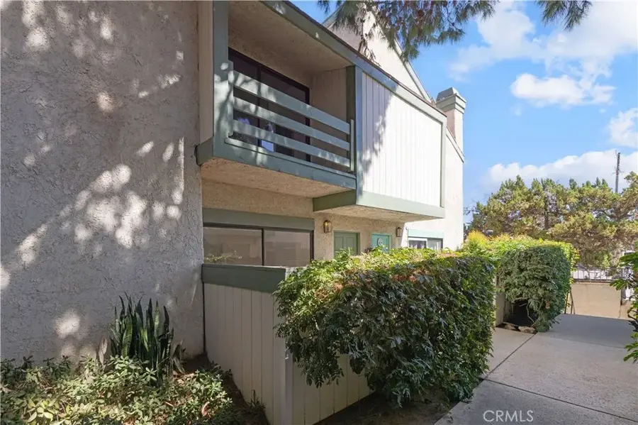 7550 Zombar #11, Van Nuys, CA 91406 - Image #2