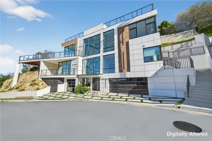 4016 Oakfield Dr, Sherman Oaks, CA 91423 - Image #2