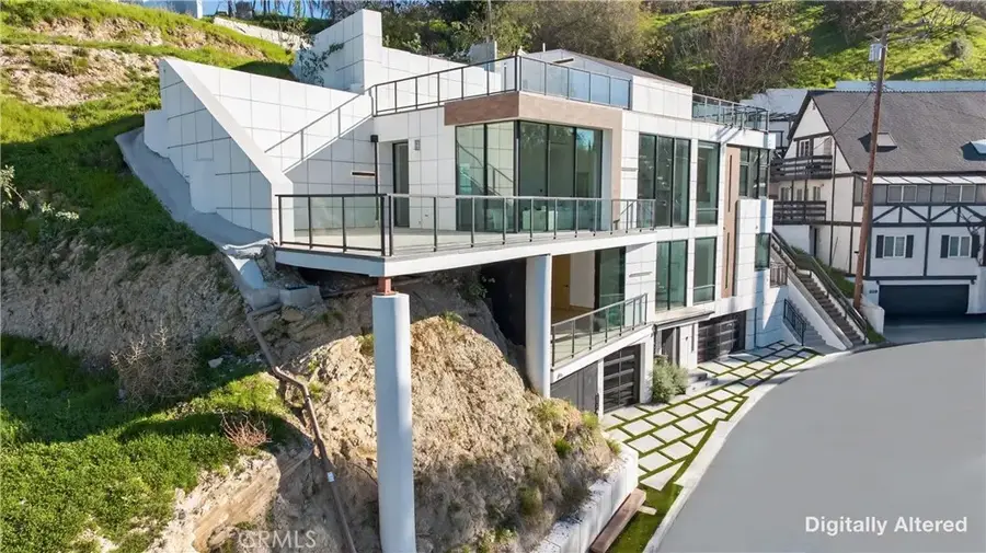 4016 Oakfield Dr, Sherman Oaks, CA 91423 - Image #3