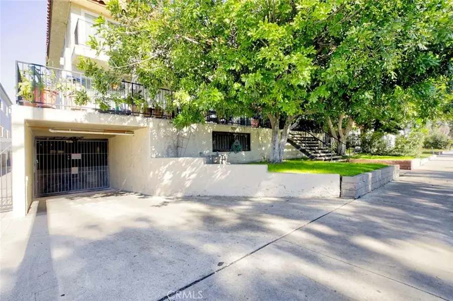 909 E Garfield Avenue #4, Glendale, CA 91205 - Image #2