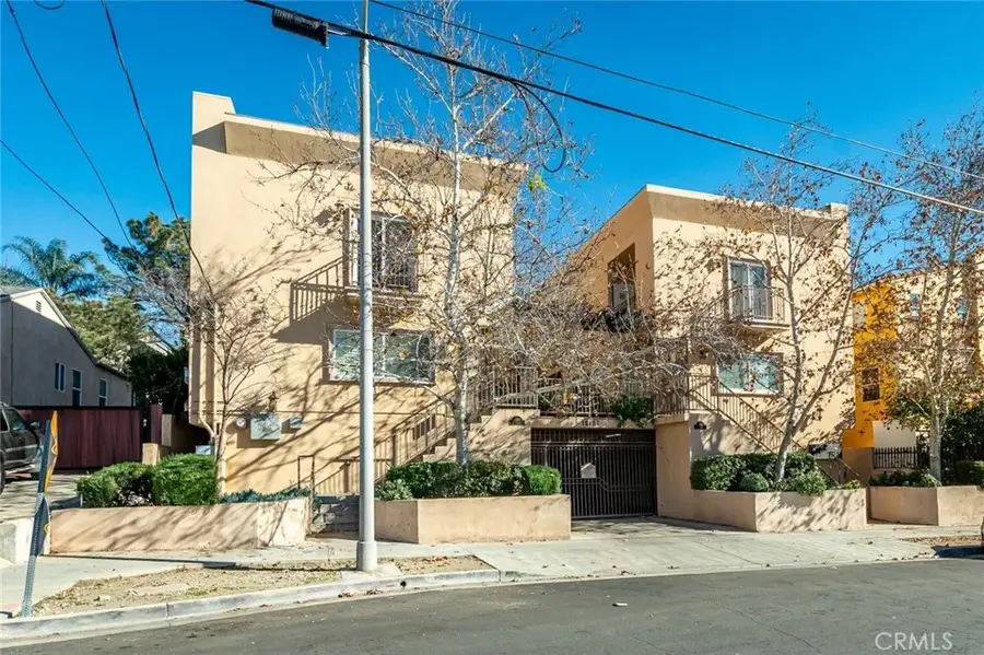 10160 Fernglen Avenue #7, Tujunga, CA 91042 - Image #2