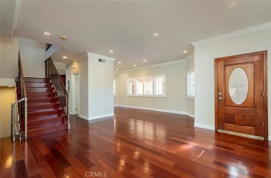 10160 Fernglen Avenue #7, Tujunga, CA 91042 - Image #3