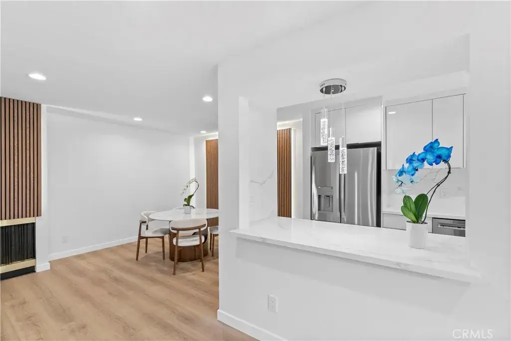 949 N Kings #215, West Hollywood, CA 90069 - Image #1