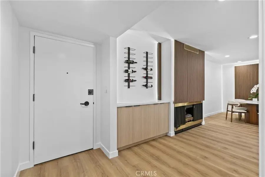 949 N Kings #215, West Hollywood, CA 90069 - Image #2