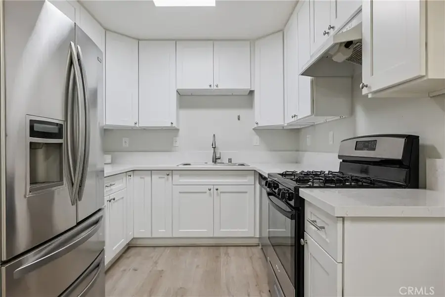 809 E Acacia #H, Glendale, CA 91205 - Image #2