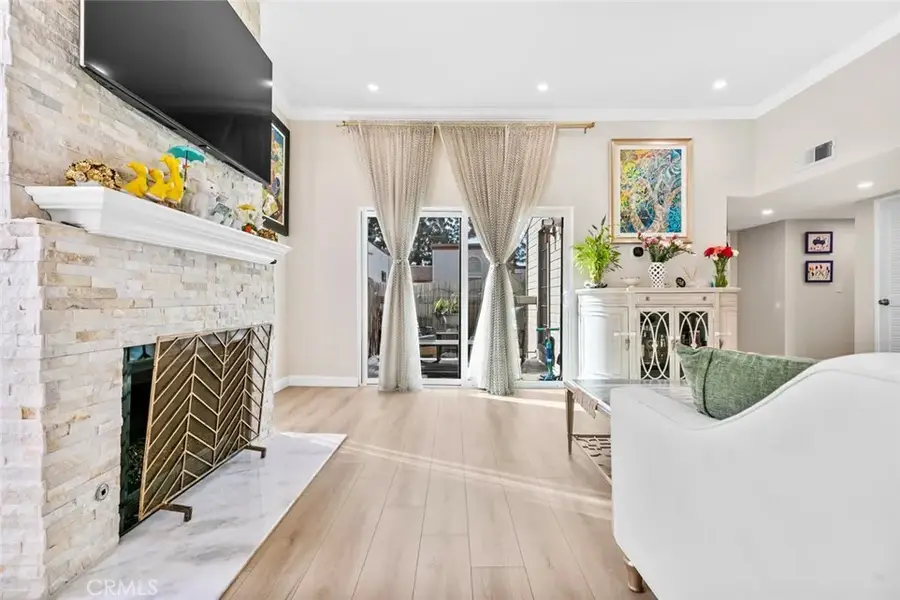 427 E Orange Grove Ave #301, Burbank, CA 91501 - #3