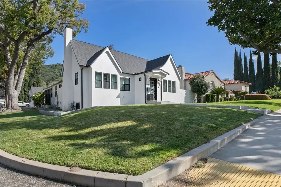 2101 E Glenoaks Boulevard, Glendale, CA 91206 - #3