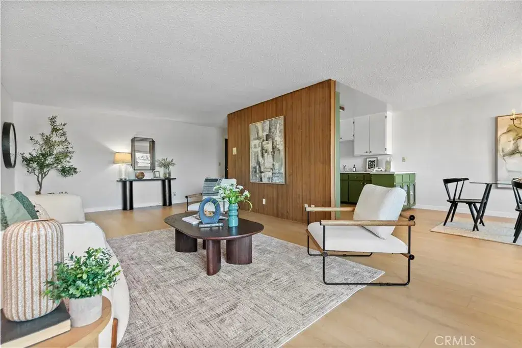 320 E Stocker St #208, Glendale, CA 91207 - #1