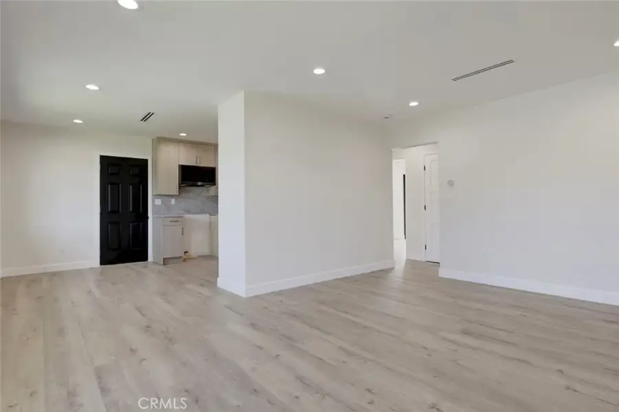 210 W Alameda, Burbank, CA 91502 - #2