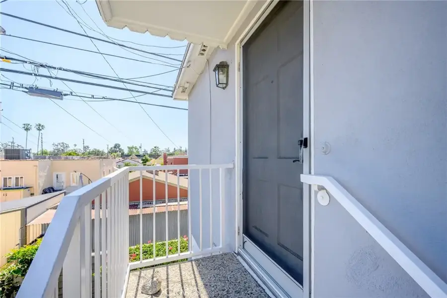 656 W Glenoaks Boulevard, Glendale, CA 91202 - #2