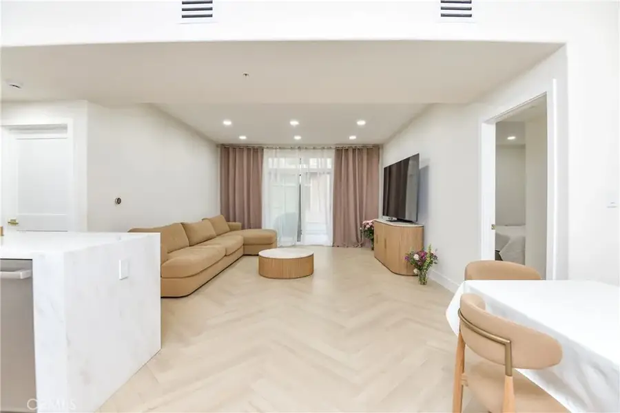 250 N First St #321, Burbank, CA 91502 - #3