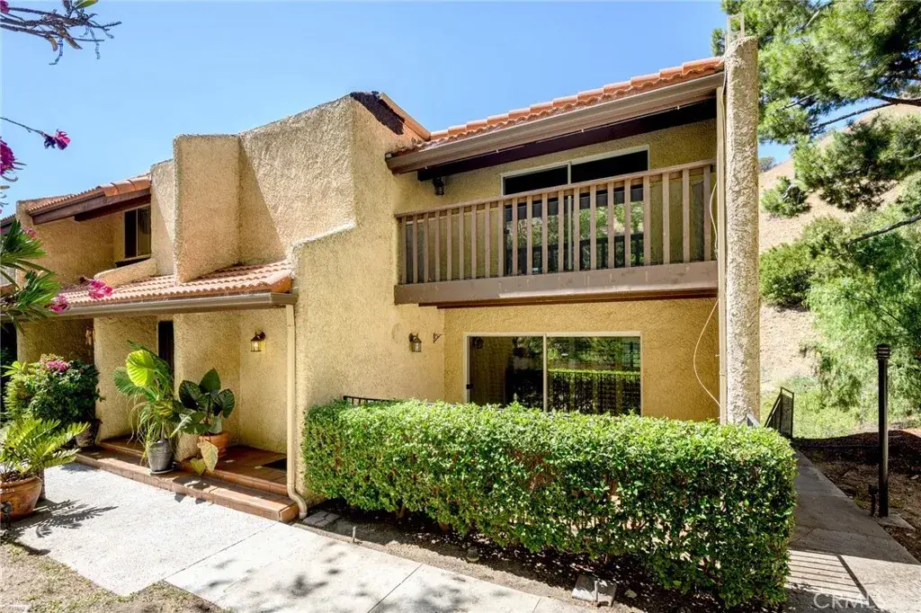 9555 Via Venezia, Burbank, CA 91504 - #1