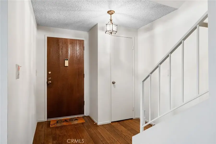 9555 Via Venezia, Burbank, CA 91504 - #2