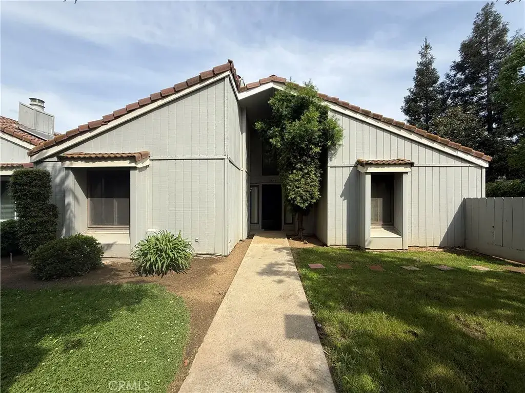 1854 Cougar Lane, Clovis, CA 93611 - #1