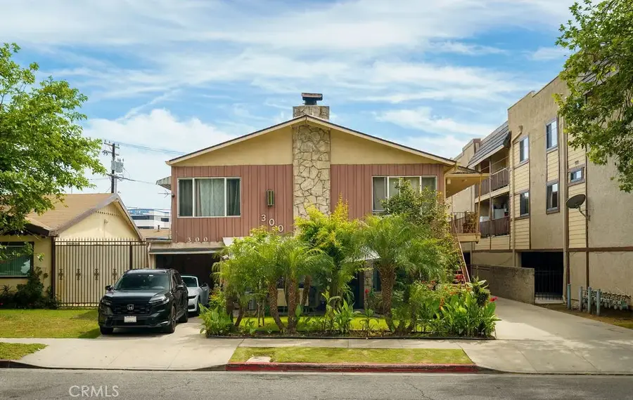 300 E Garfield Avenue, Glendale, CA 91205 - #2