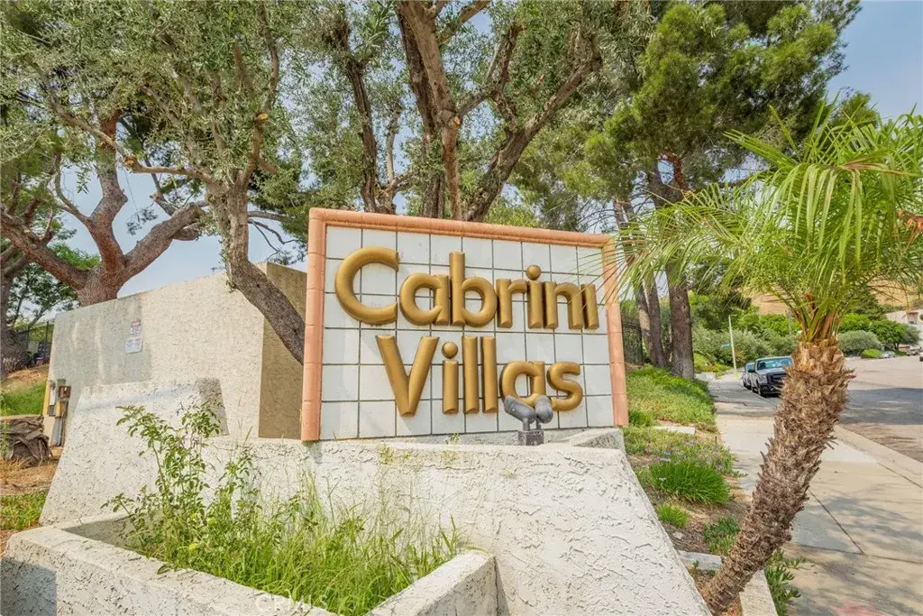 9759 Via Roma, Burbank, CA 91504 - #1
