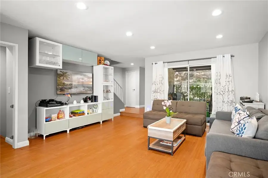9759 Via Roma, Burbank, CA 91504 - #3