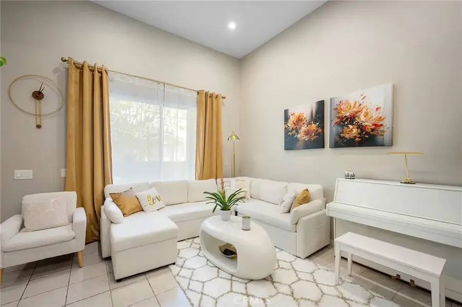 25703 Holiday Circle #C, Stevenson Ranch, CA 91381 - #3