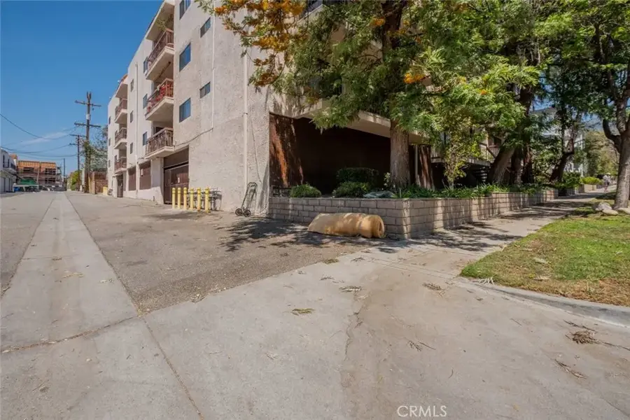619 E Elmwood Avenue #Q, Burbank, CA 91501 - #2