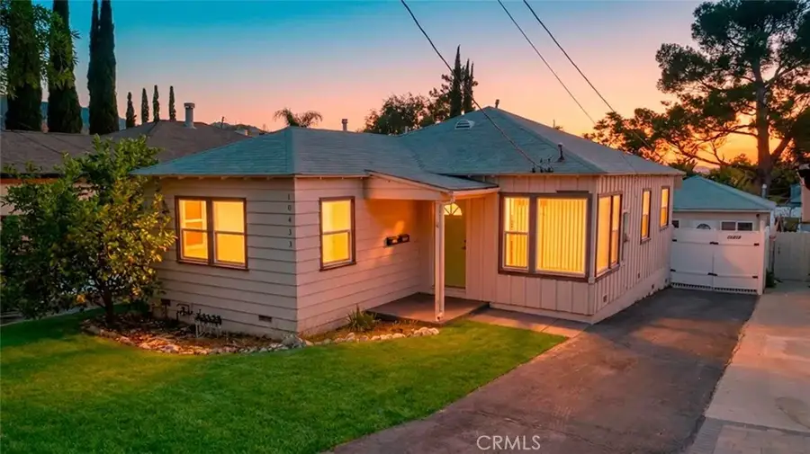 10423 Mcclemont Avenue, Tujunga, CA 91042 - #2