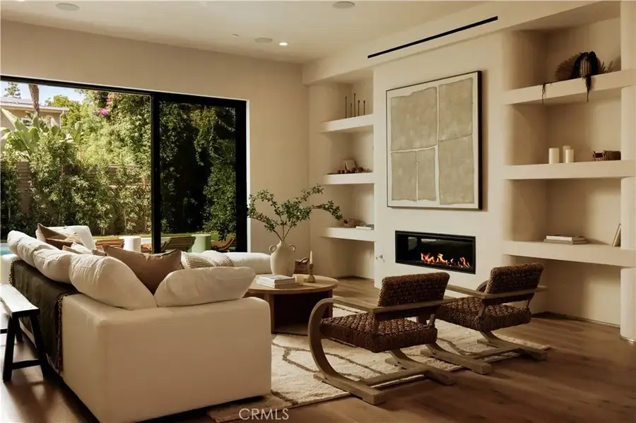 13853 Chandler, Sherman Oaks, CA 91401 - #2