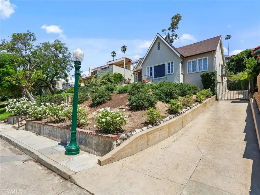 945 Rosemount, Glendale, CA 91207 - #2